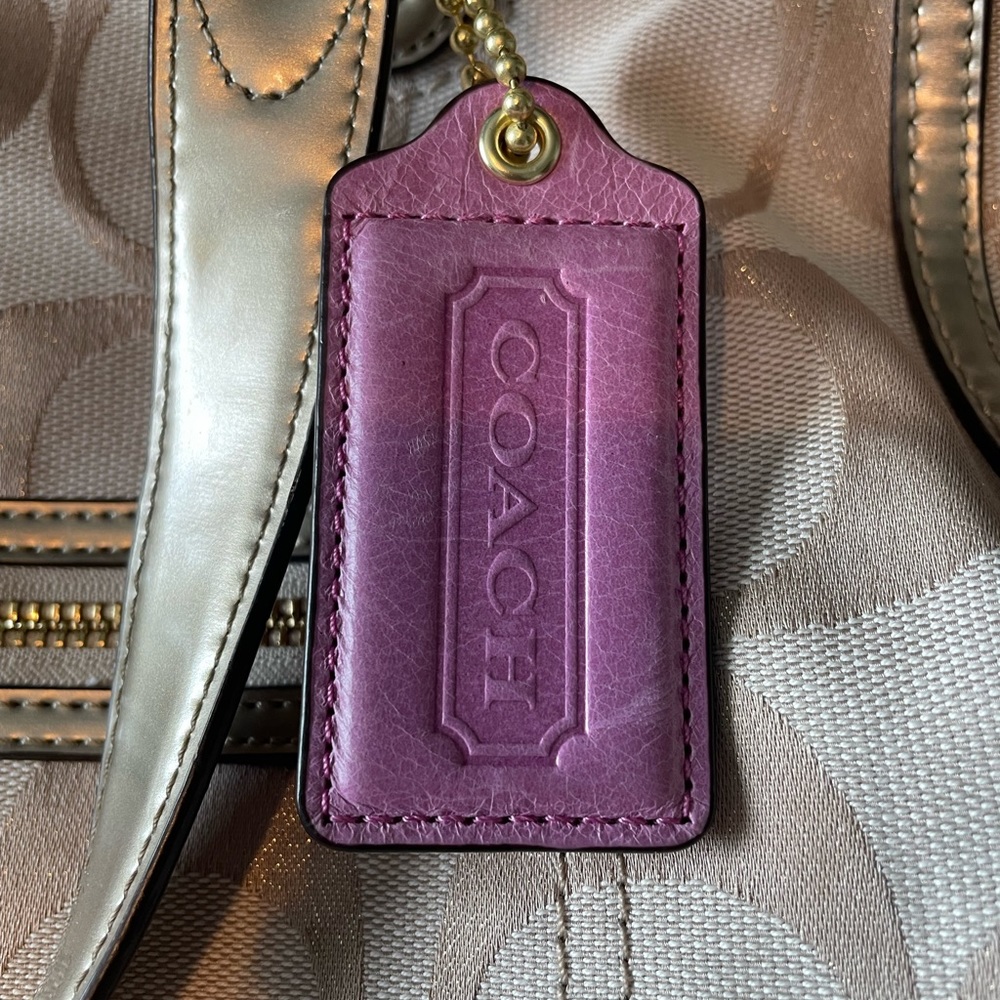 Coach Poppy Signature Hallie East Metallic canvas 👜 - Picture 3 of 10